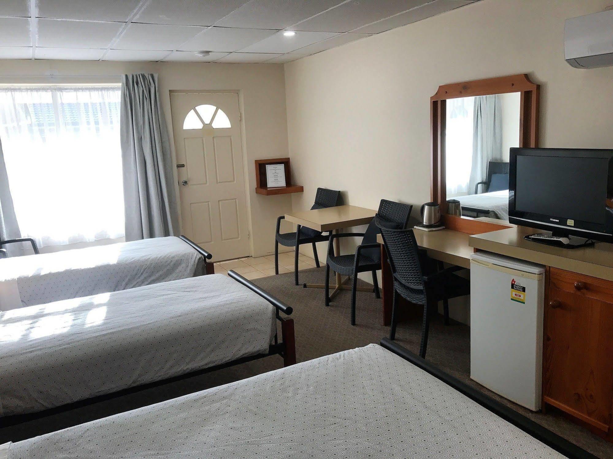 טוויד הדס Cooks Endeavour Motor Inn מראה חיצוני תמונה