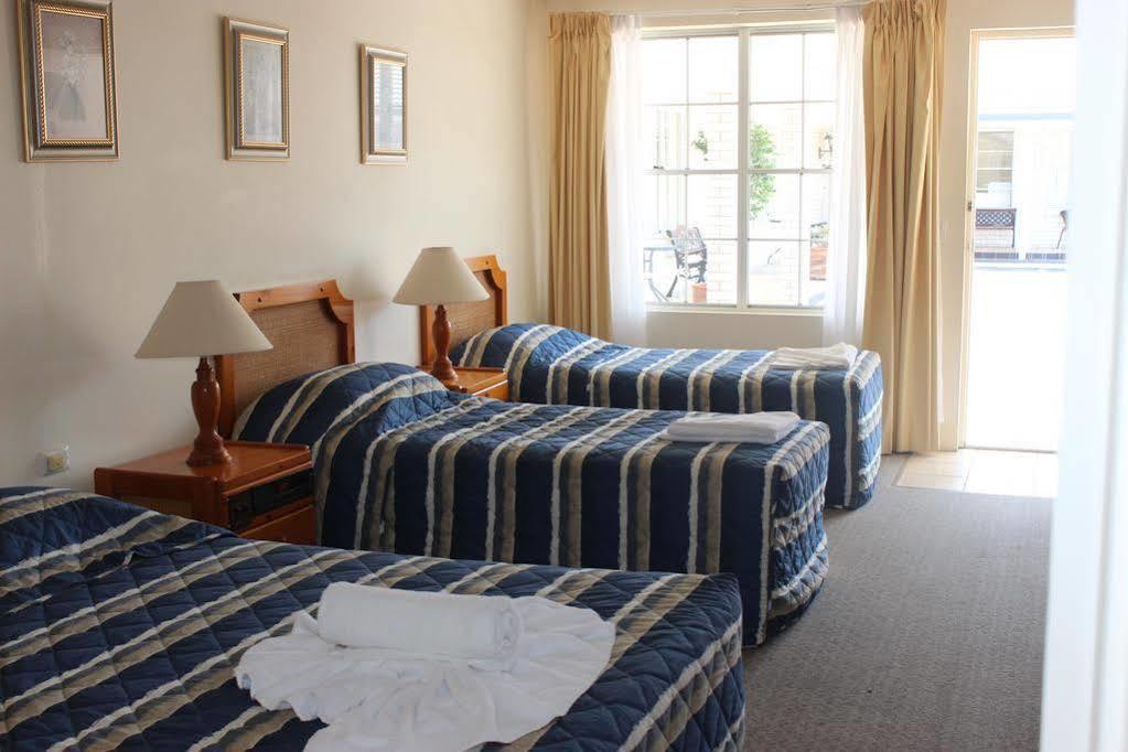 טוויד הדס Cooks Endeavour Motor Inn מראה חיצוני תמונה